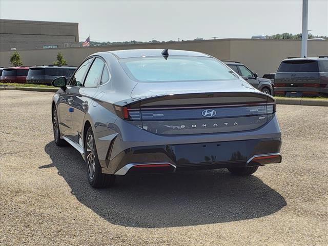 new 2024 Hyundai Sonata Hybrid car, priced at $30,499