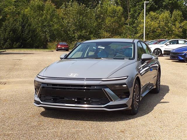 new 2024 Hyundai Sonata Hybrid car, priced at $30,499