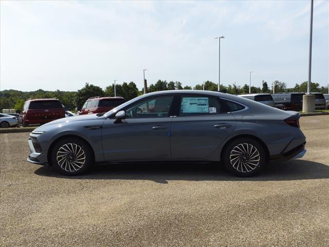 new 2024 Hyundai Sonata Hybrid car, priced at $30,499