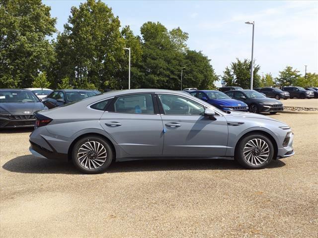 new 2024 Hyundai Sonata Hybrid car, priced at $30,499