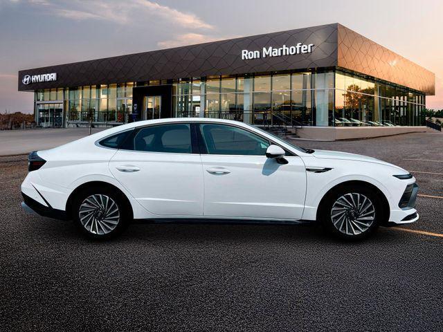 new 2025 Hyundai Sonata Hybrid car, priced at $37,684