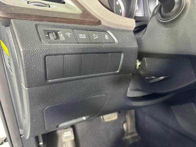 used 2018 Hyundai Santa Fe car, priced at $17,590