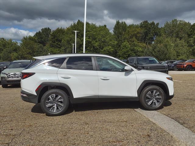 new 2024 Hyundai Tucson Hybrid car, priced at $32,828