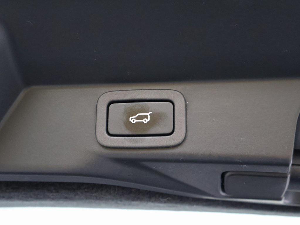 used 2016 Land Rover Range Rover Sport car, priced at $19,300