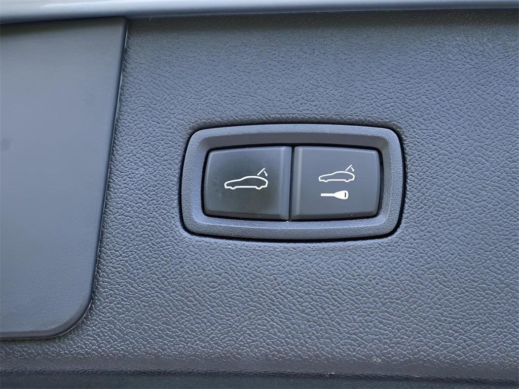 used 2021 Porsche Cayenne car, priced at $40,900