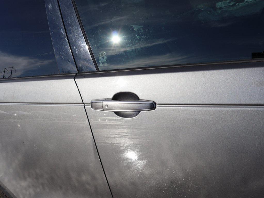 used 2018 Land Rover Discovery car, priced at $19,977