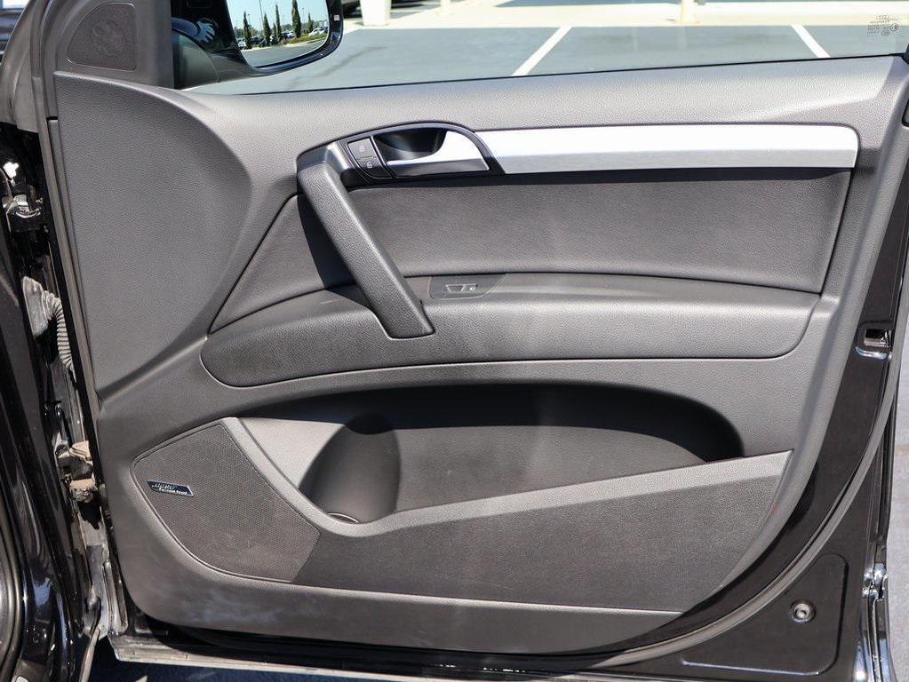 used 2014 Audi Q7 car, priced at $12,700