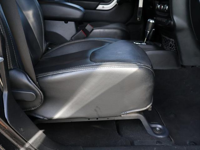 used 2015 Jeep Wrangler Unlimited car, priced at $19,900