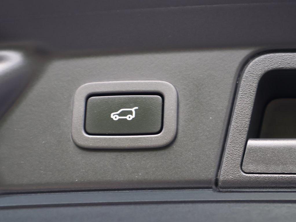 used 2019 Land Rover Range Rover Velar car, priced at $26,377