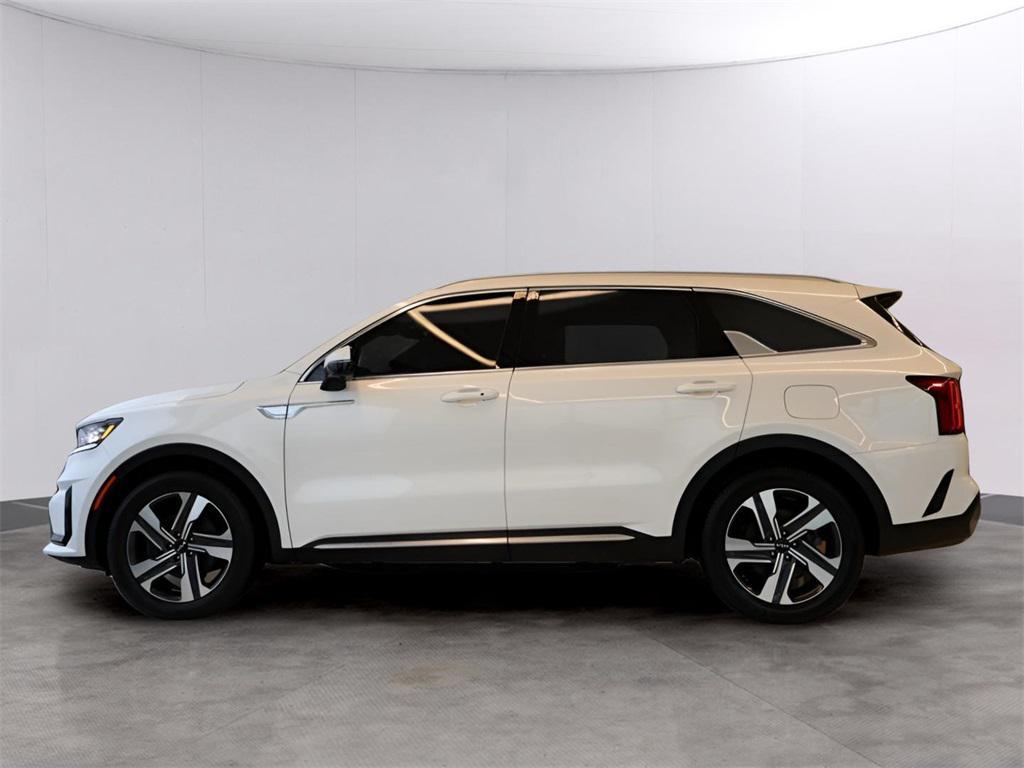 used 2022 Kia Sorento Plug-In Hybrid car, priced at $31,900