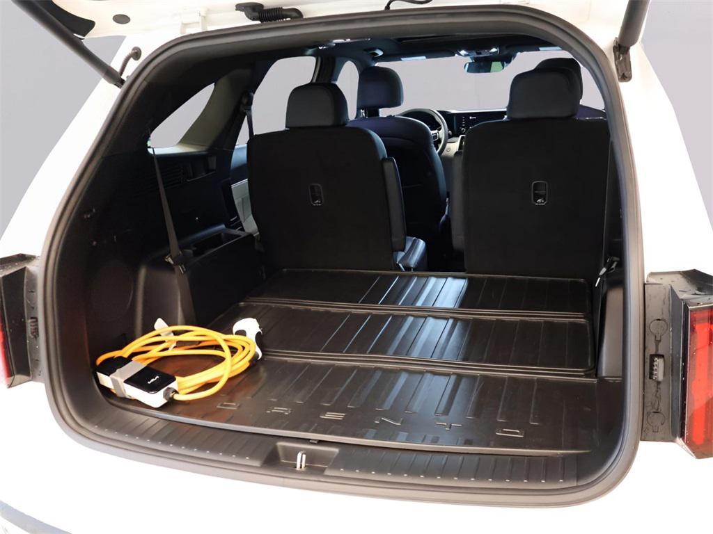 used 2022 Kia Sorento Plug-In Hybrid car, priced at $31,900