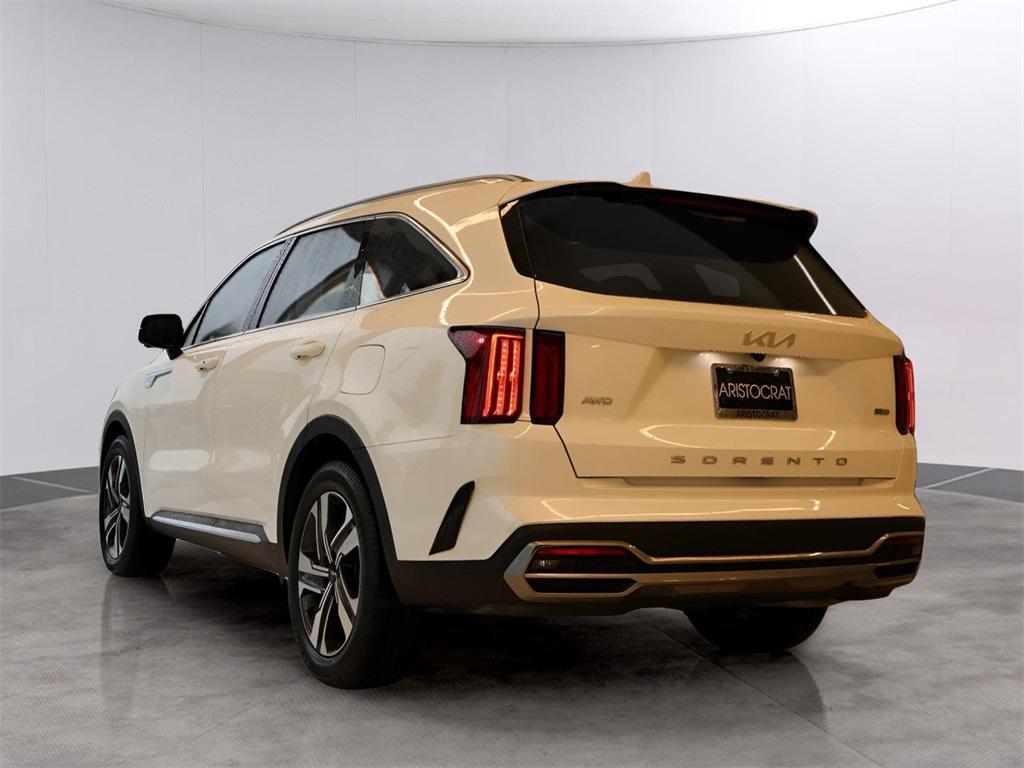 used 2022 Kia Sorento Plug-In Hybrid car, priced at $31,900