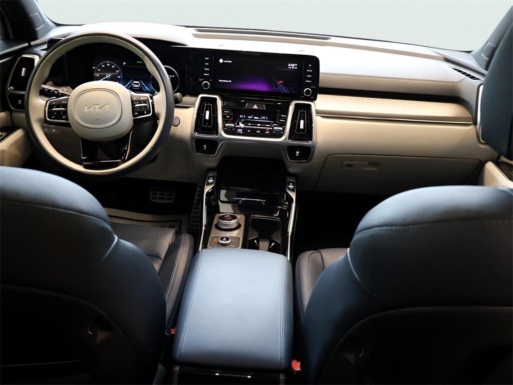 used 2022 Kia Sorento Plug-In Hybrid car, priced at $31,900