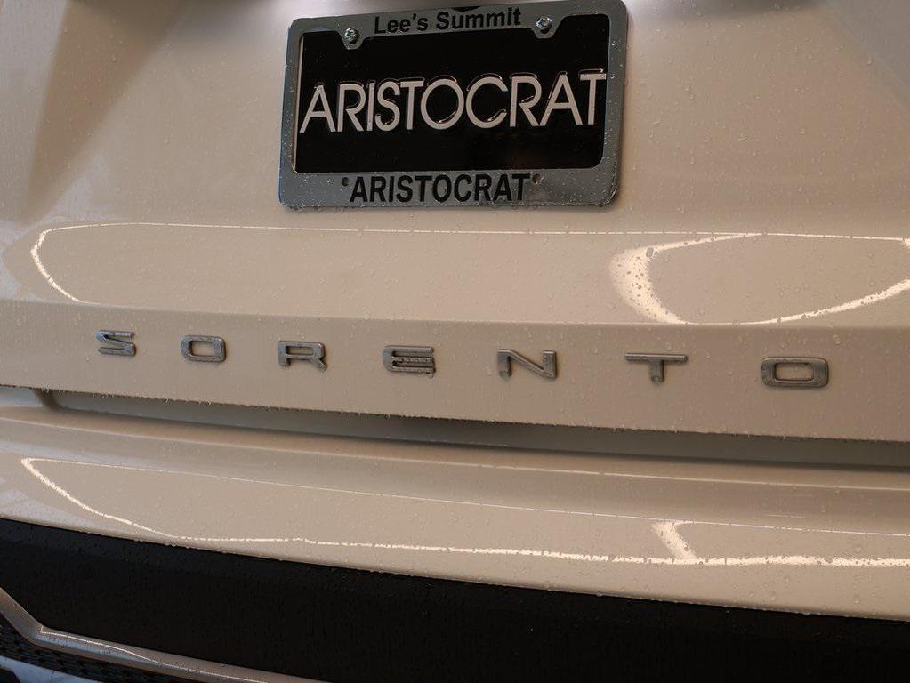 used 2022 Kia Sorento Plug-In Hybrid car, priced at $31,900