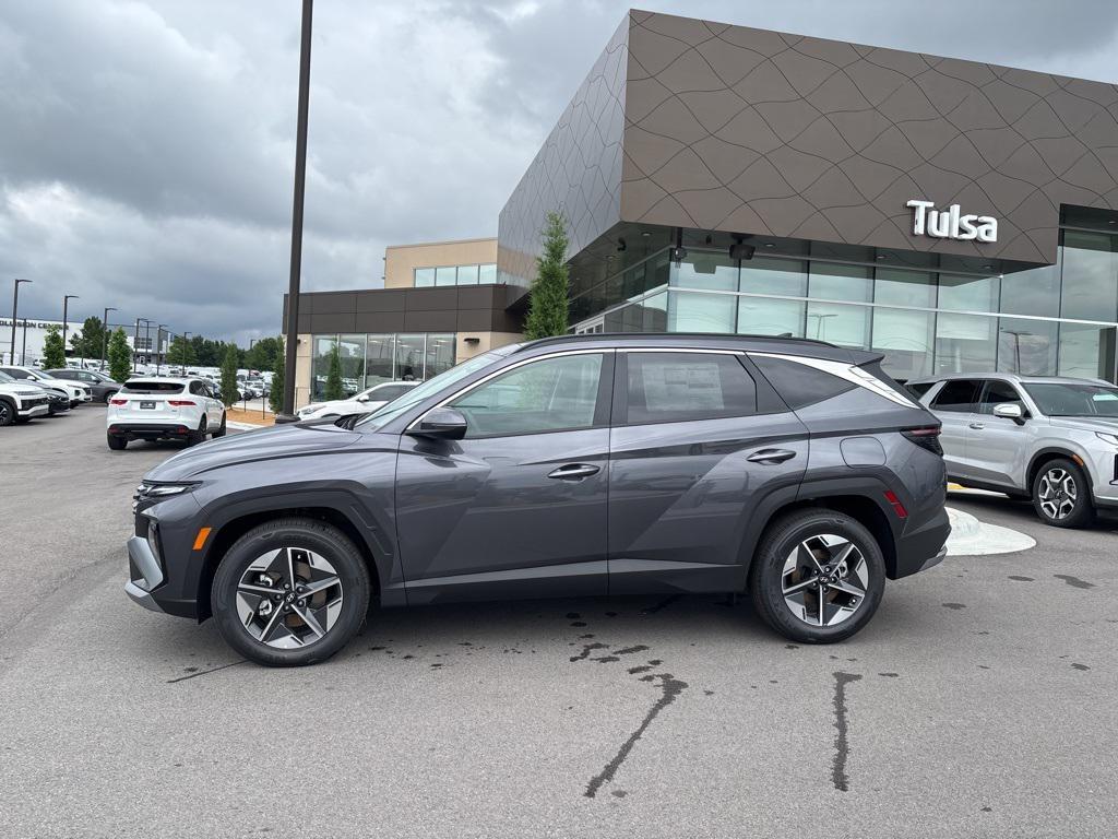 new 2025 Hyundai TUCSON Hybrid car, priced at $38,460