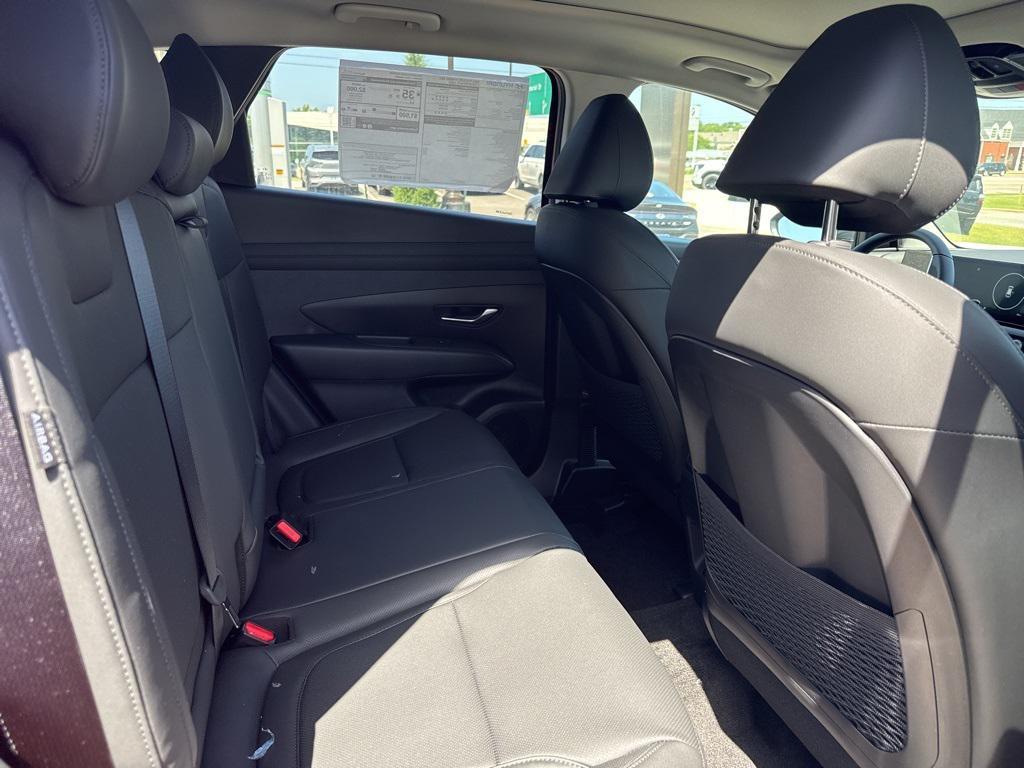 new 2025 Hyundai TUCSON Hybrid car, priced at $39,060