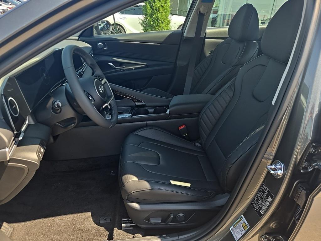 new 2025 Hyundai ELANTRA HEV car, priced at $31,045