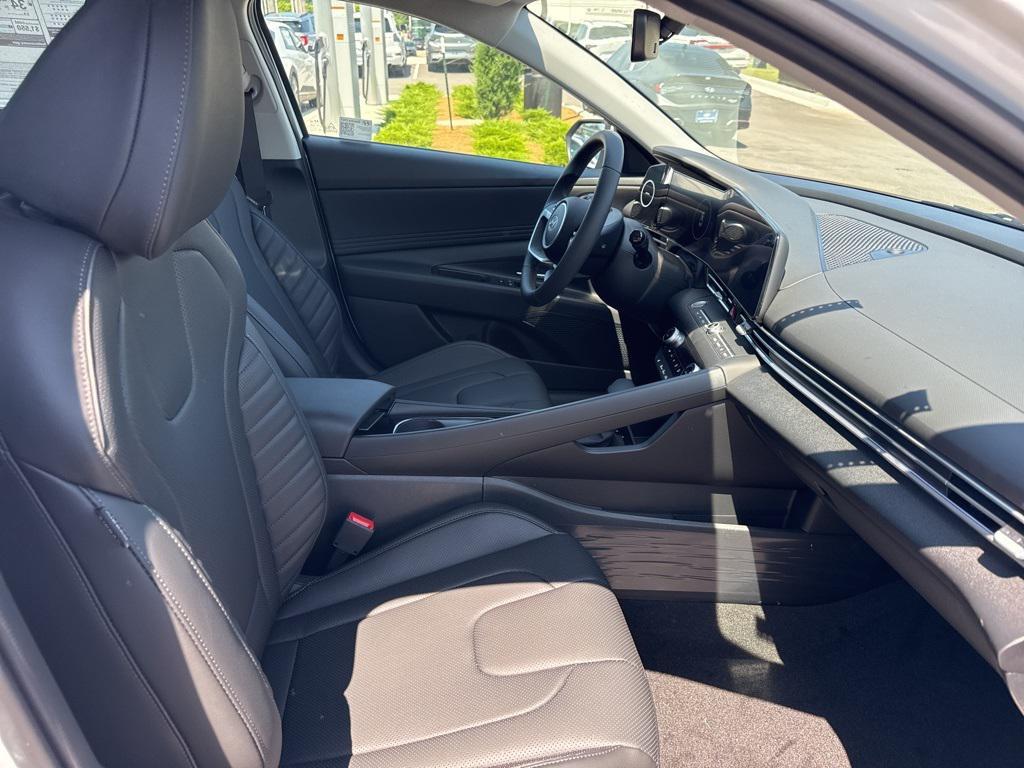 new 2025 Hyundai Elantra car, priced at $29,090