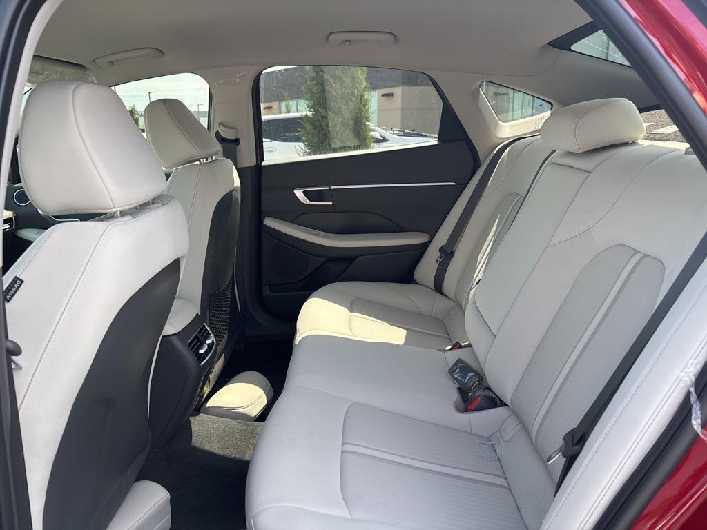 new 2025 Hyundai Sonata Hybrid car, priced at $33,580