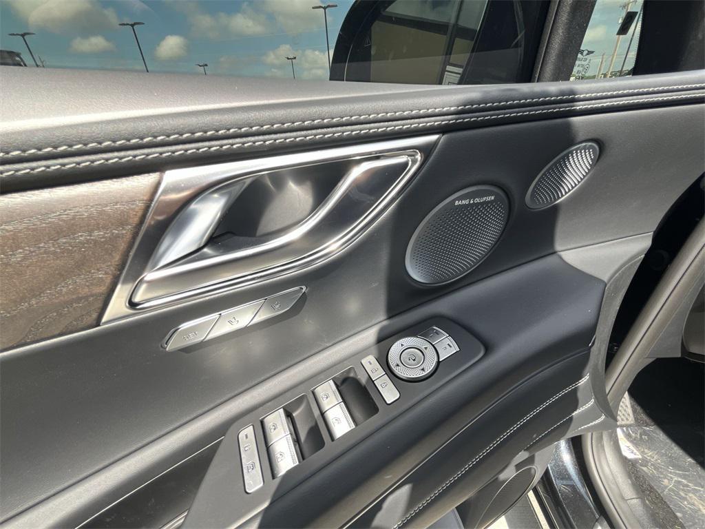 new 2025 Genesis GV80 car, priced at $73,794