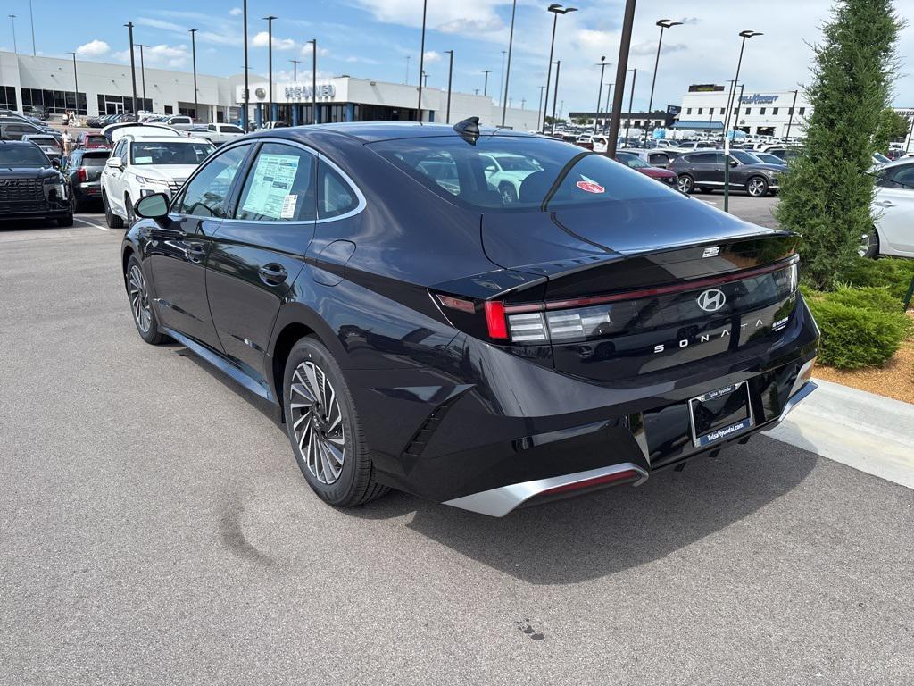 new 2025 Hyundai Sonata Hybrid car, priced at $33,248