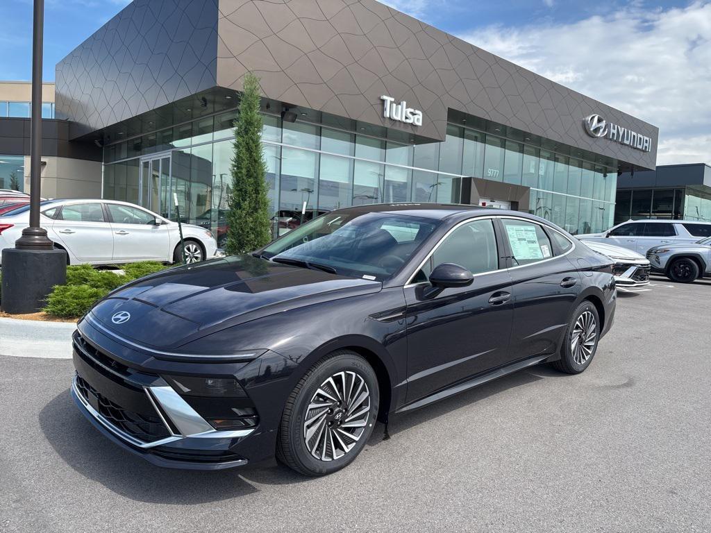 new 2025 Hyundai Sonata Hybrid car, priced at $33,248