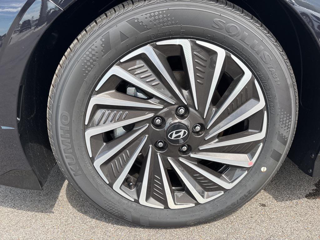 new 2025 Hyundai Sonata Hybrid car, priced at $33,248
