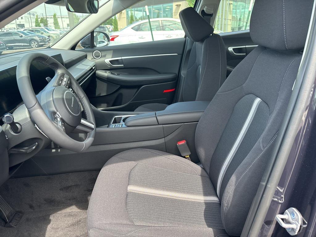 new 2025 Hyundai Sonata Hybrid car, priced at $33,248