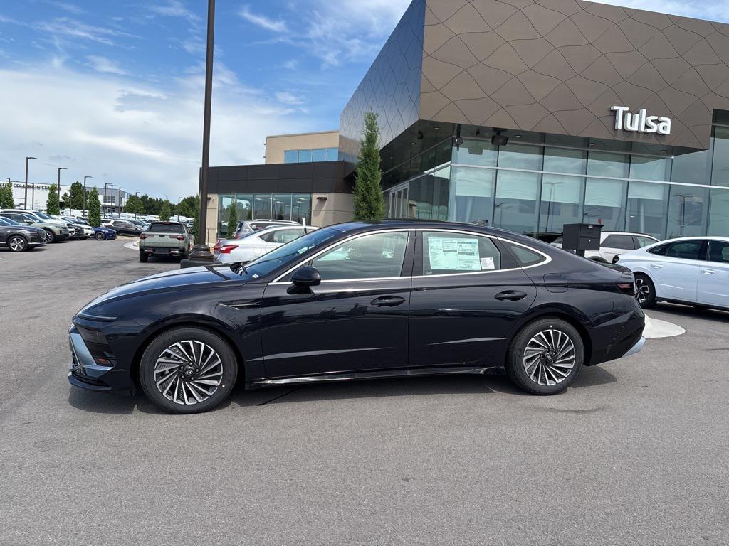 new 2025 Hyundai Sonata Hybrid car, priced at $33,248