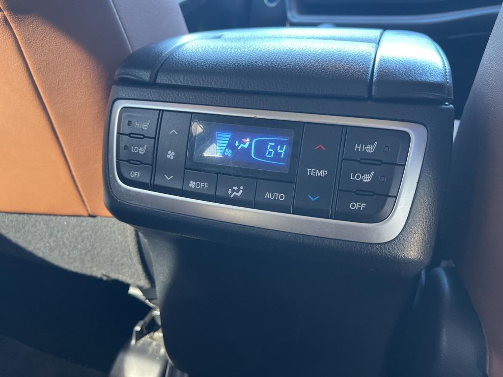 used 2018 Toyota Highlander car, priced at $26,326