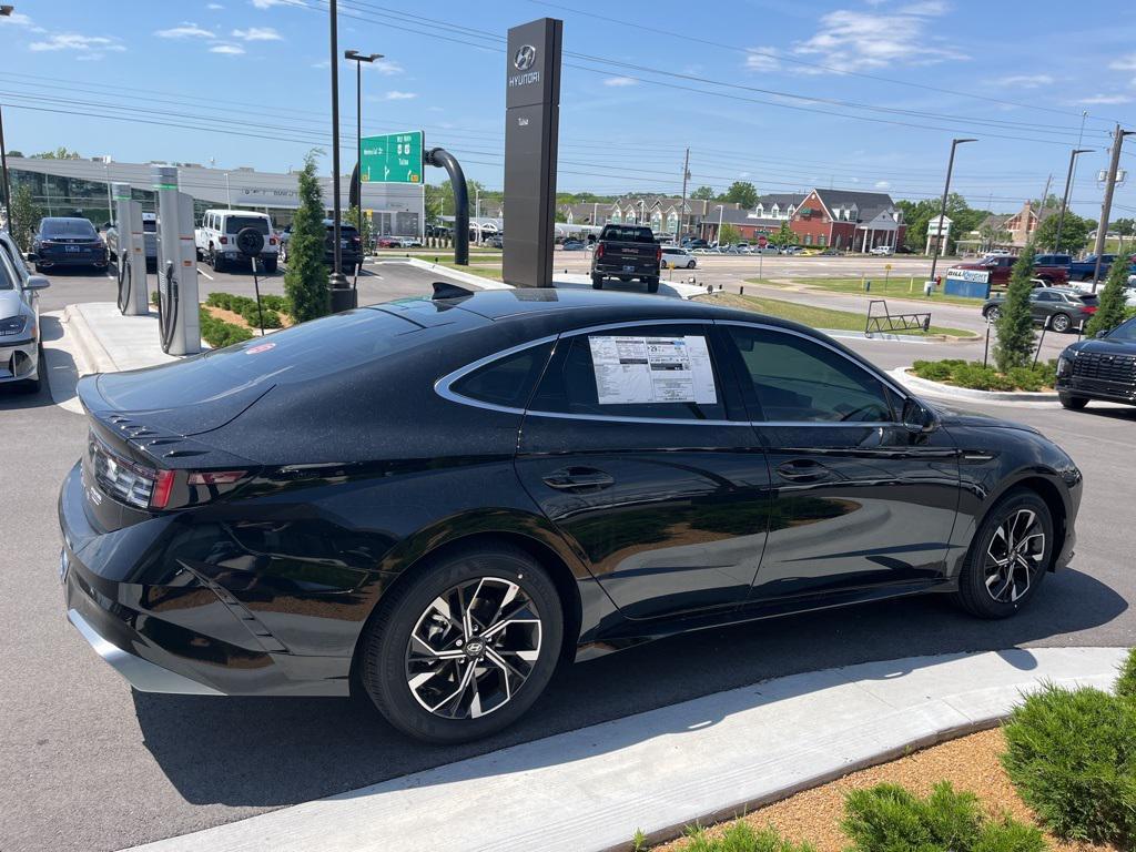 new 2025 Hyundai Sonata car, priced at $29,860