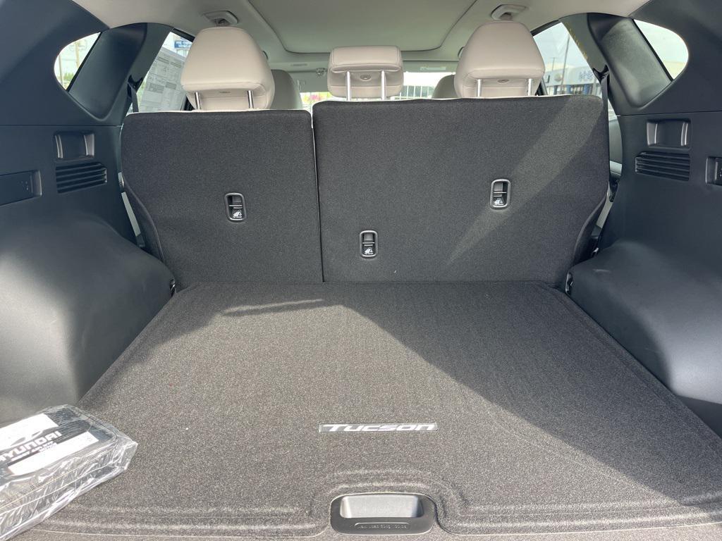 new 2025 Hyundai TUCSON Hybrid car, priced at $38,285