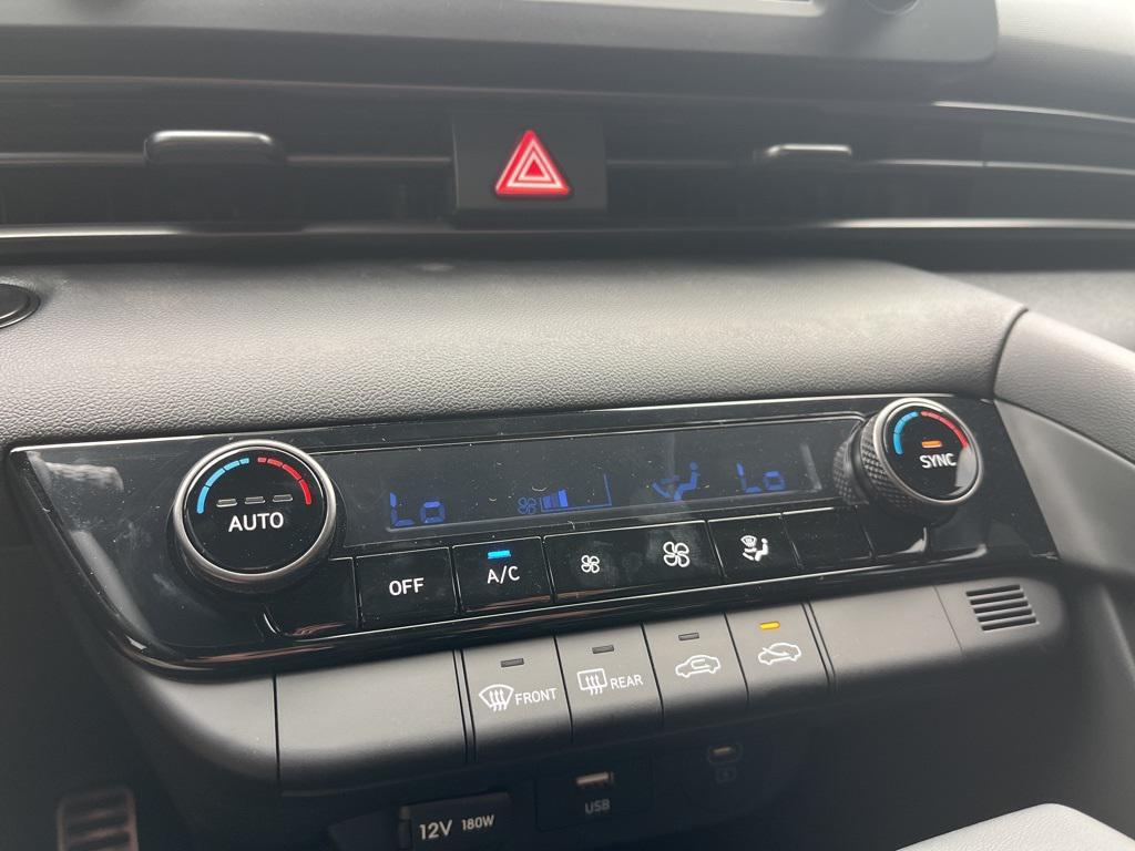 new 2025 Hyundai Elantra car, priced at $25,165