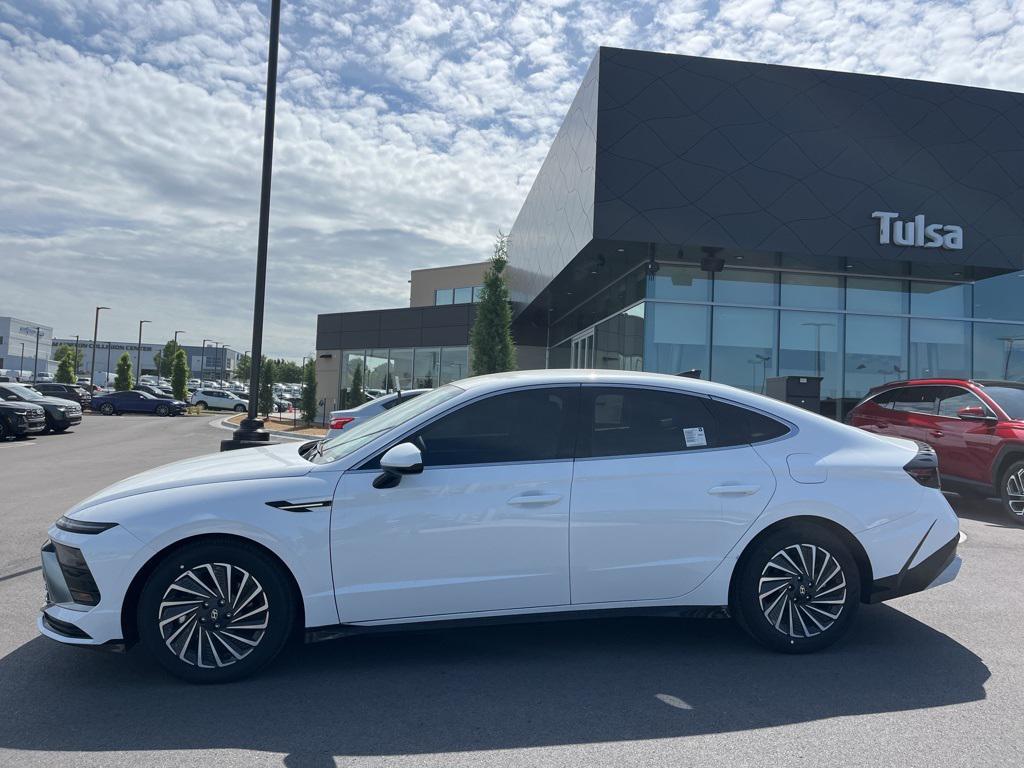 new 2025 Hyundai Sonata Hybrid car, priced at $33,575