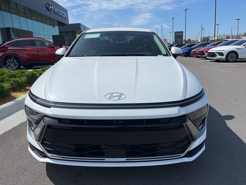 new 2025 Hyundai Sonata Hybrid car, priced at $33,575