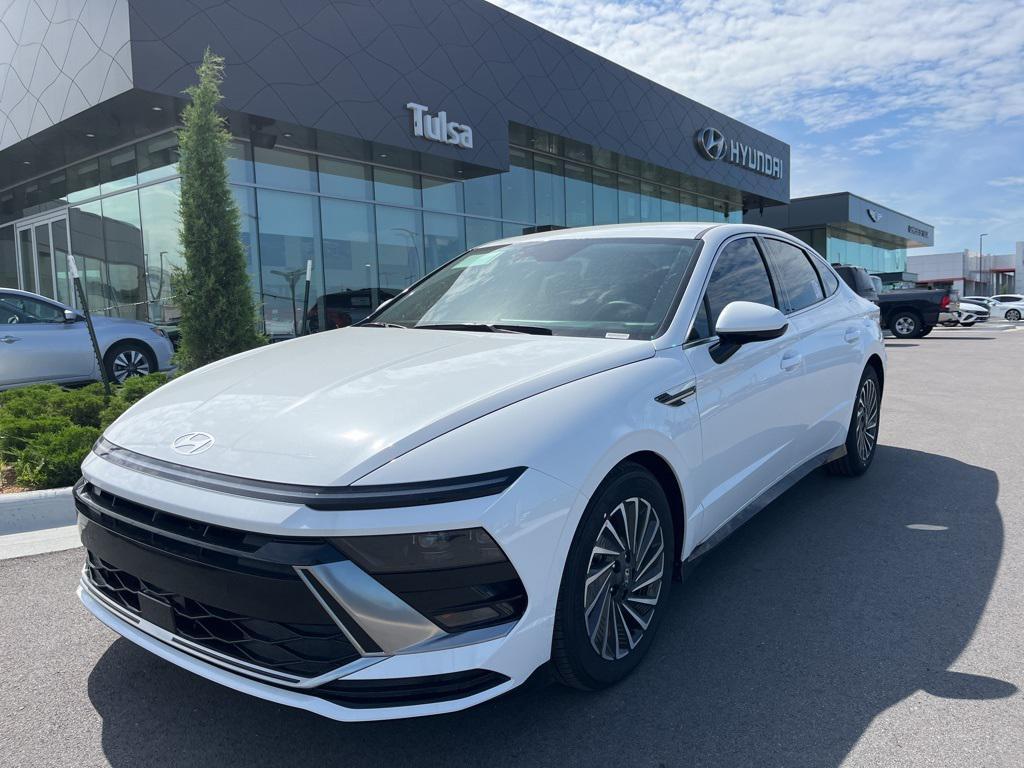 new 2025 Hyundai Sonata Hybrid car, priced at $33,575