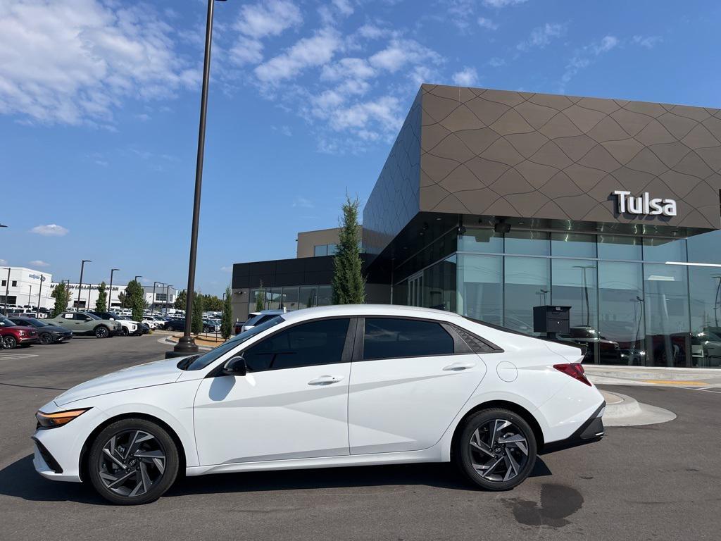 new 2025 Hyundai Elantra car, priced at $25,665