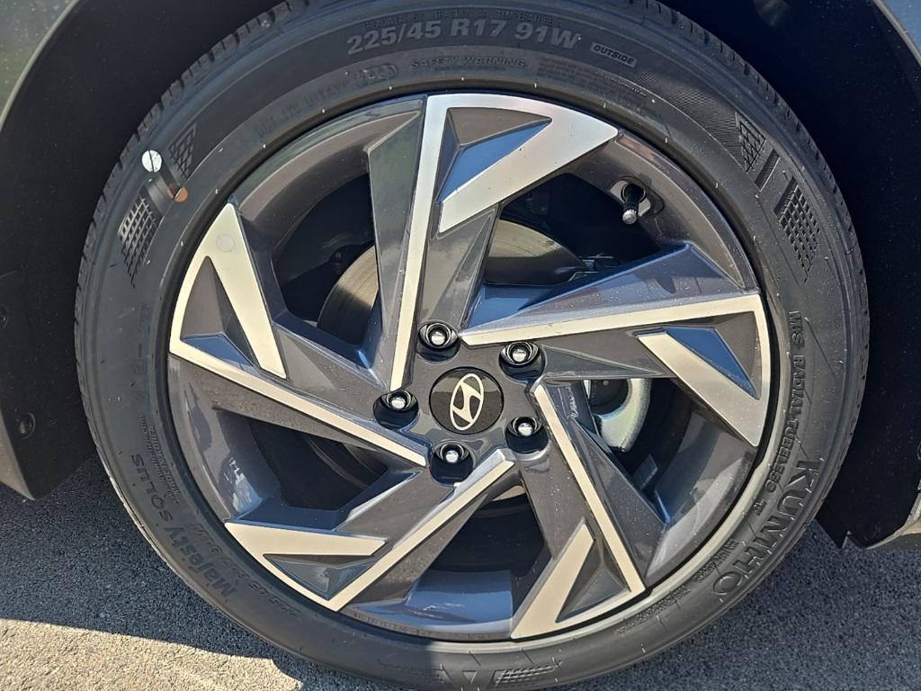 new 2025 Hyundai Elantra car, priced at $25,105