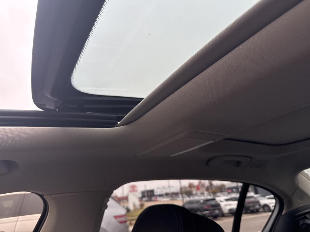 used 2021 BMW 750 car, priced at $41,995