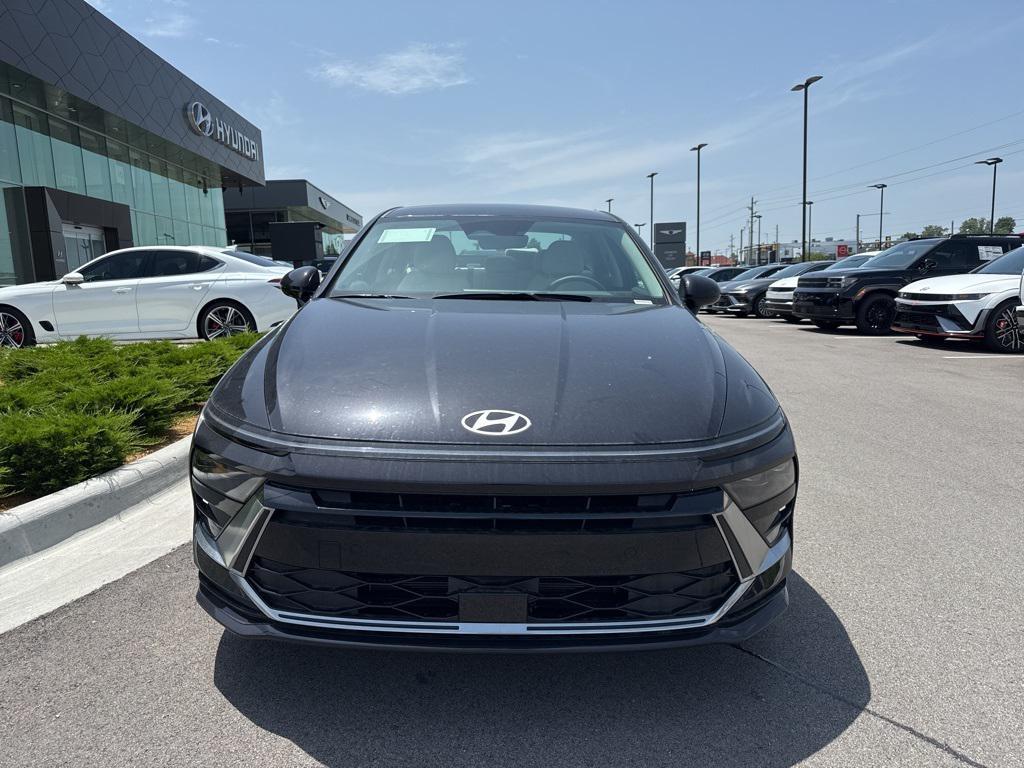 new 2025 Hyundai Sonata Hybrid car, priced at $33,080