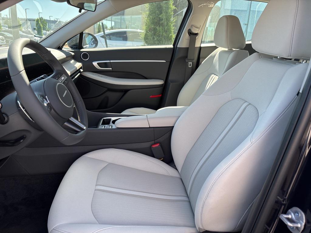 new 2025 Hyundai Sonata Hybrid car, priced at $33,080