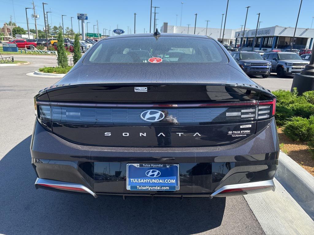 new 2025 Hyundai Sonata Hybrid car, priced at $33,080