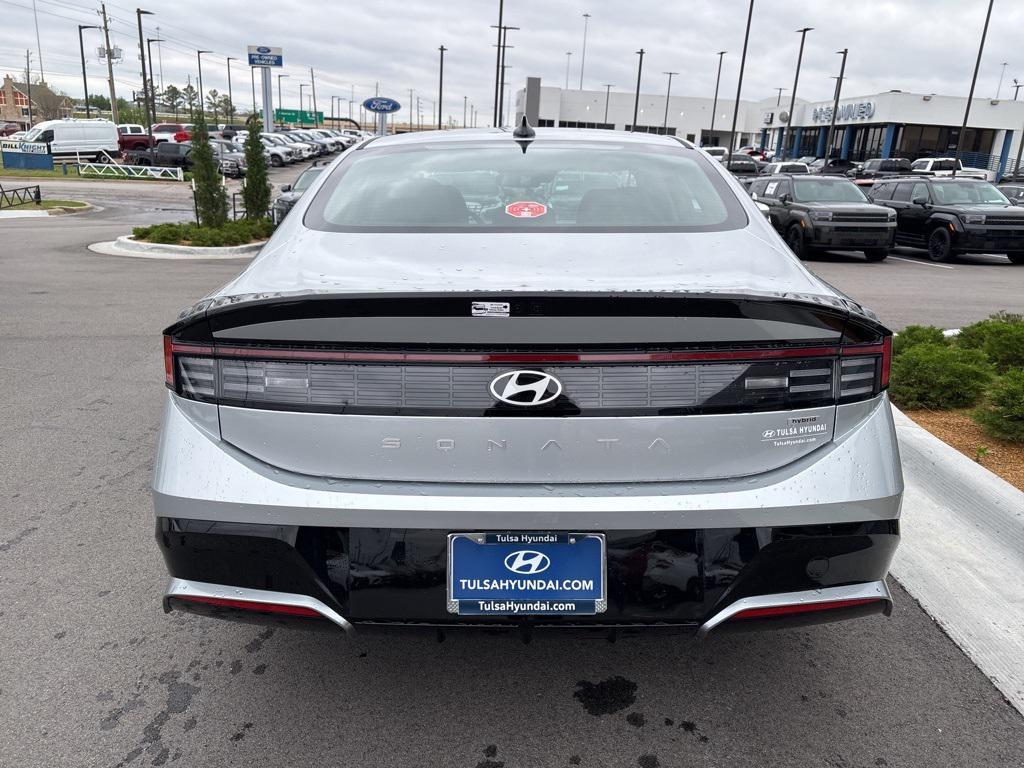 new 2025 Hyundai Sonata Hybrid car, priced at $32,980