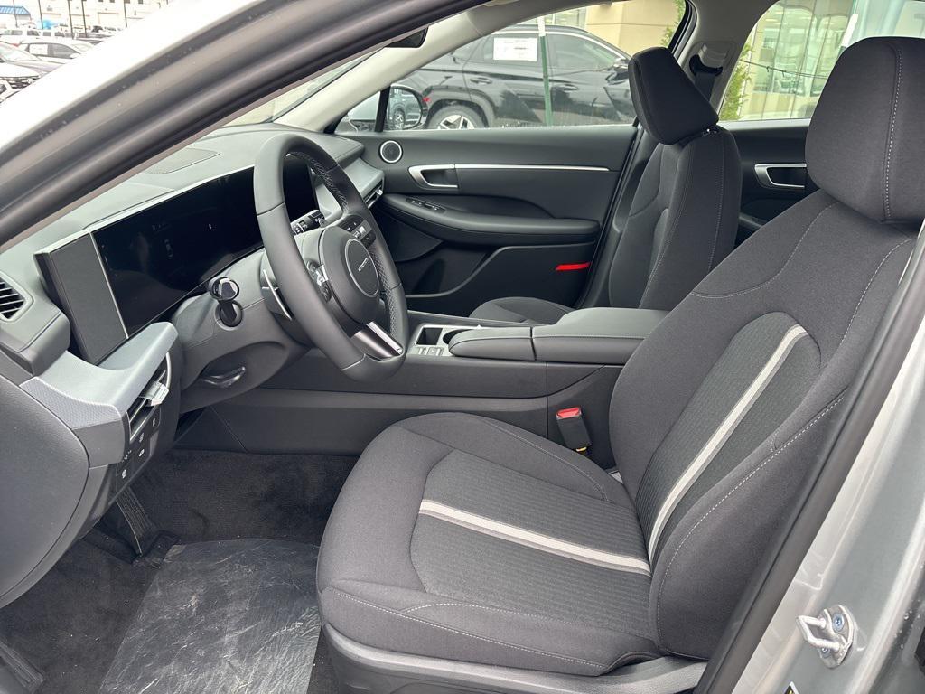 new 2025 Hyundai Sonata Hybrid car, priced at $32,980