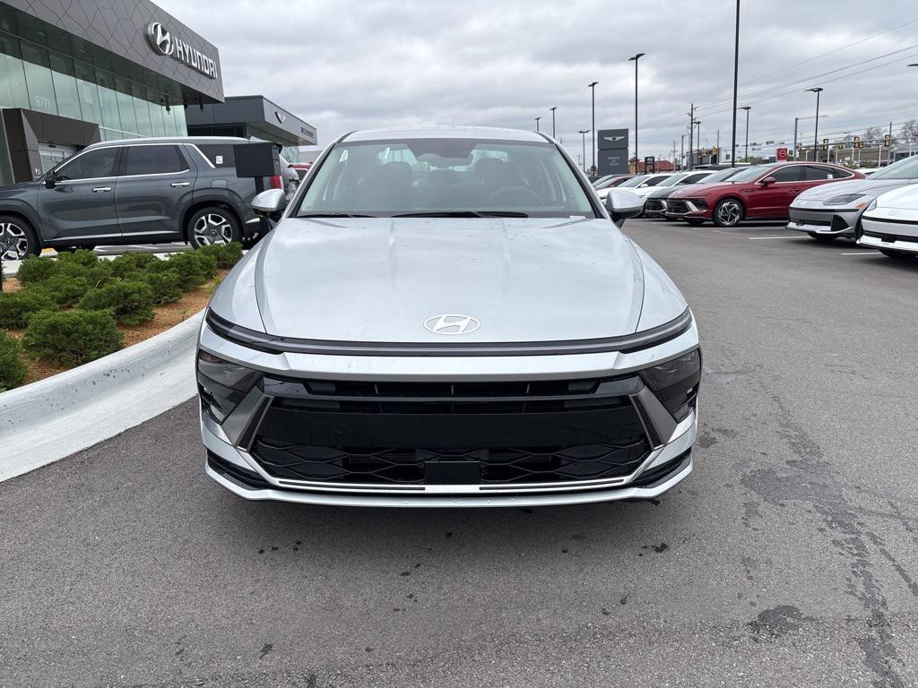 new 2025 Hyundai Sonata Hybrid car, priced at $32,980