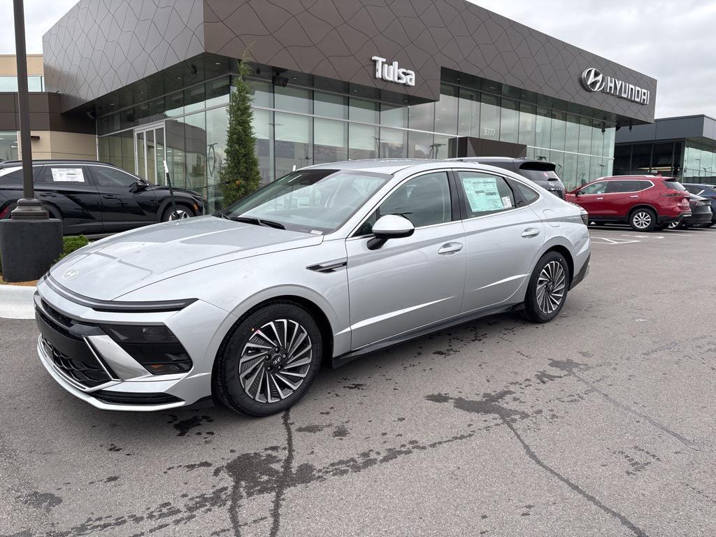 new 2025 Hyundai Sonata Hybrid car, priced at $32,980