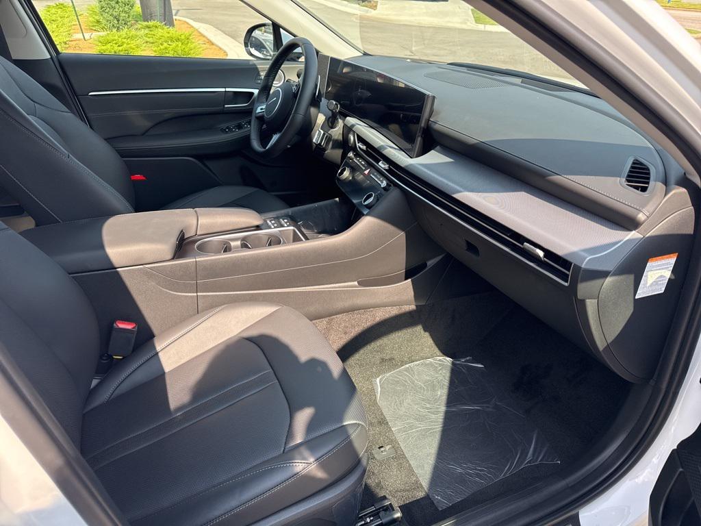 new 2025 Hyundai Sonata Hybrid car, priced at $39,950