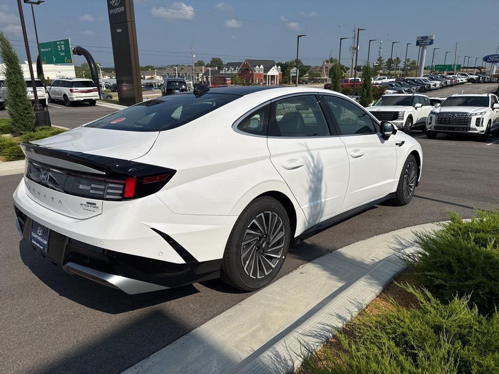 new 2025 Hyundai Sonata Hybrid car, priced at $39,950