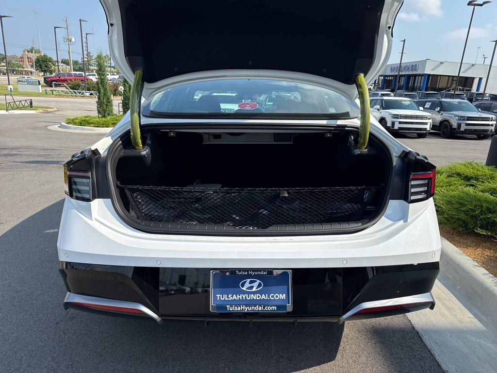 new 2025 Hyundai Sonata Hybrid car, priced at $39,950