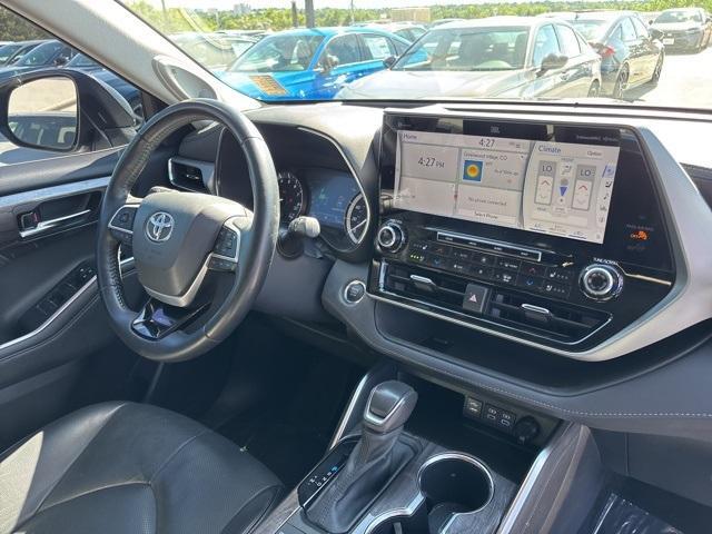 used 2022 Toyota Highlander car, priced at $43,922